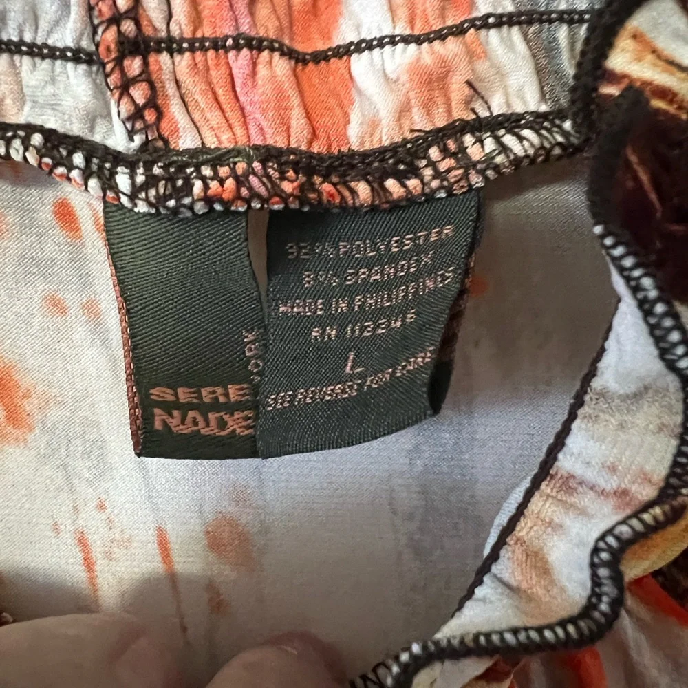 A Serenade New York top in size large - Picture 3 of 5